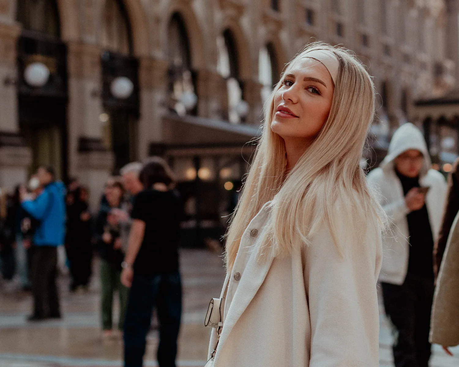 Close portrait in a busy city plaza